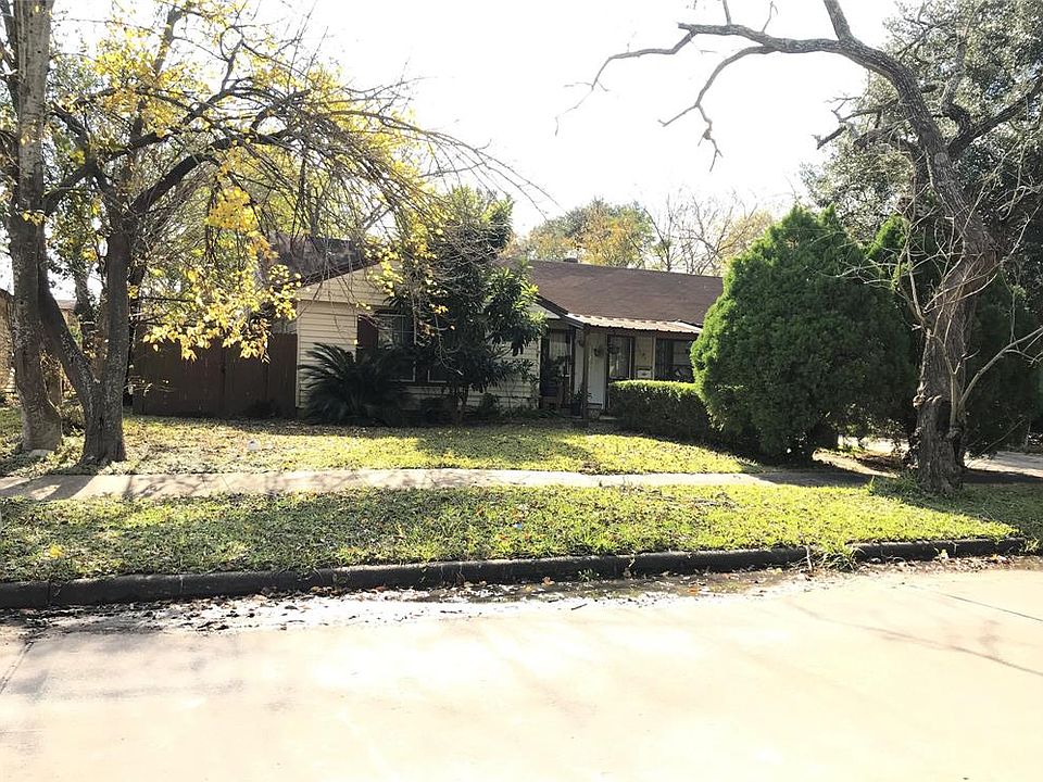 1st image of 810 Pauline Ave