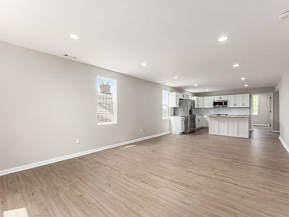 2nd image of 534.5 Oakwood Ave