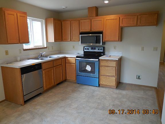 3rd image of 128 Lippert Dr W