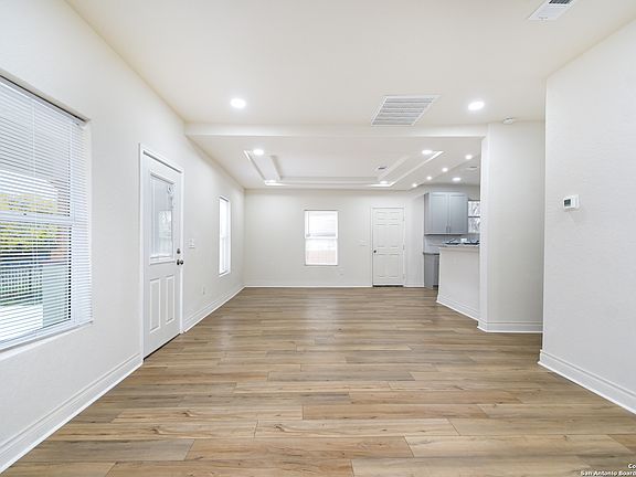 5th image of 2515 Ruiz St