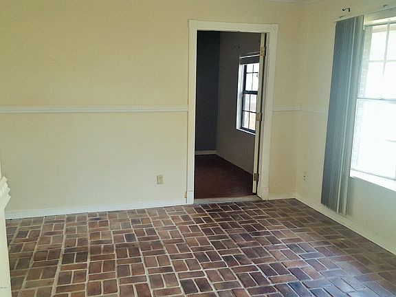 2nd image of 5007 Maid Marion Dr