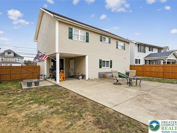 4th image of 411 Moosic Rd