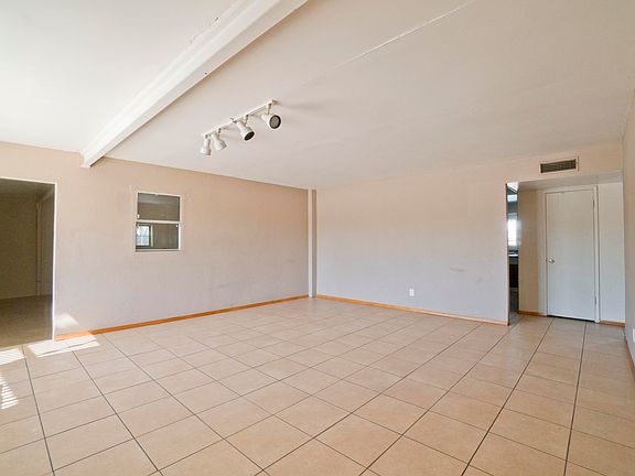 4th image of 2547 N 72nd Dr