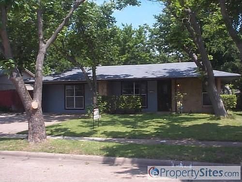 1st image of 4651 Silver Lake Dr