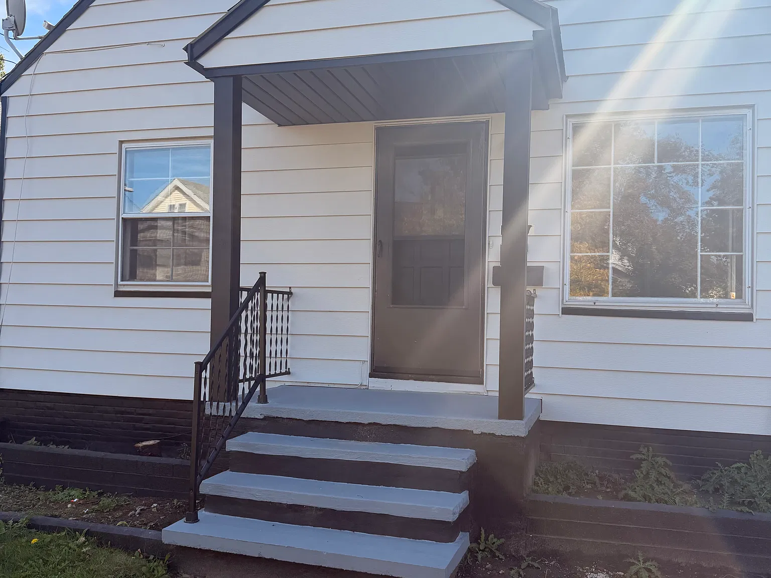 3 bed, 1920 sqft, $1,600 — Photo 2