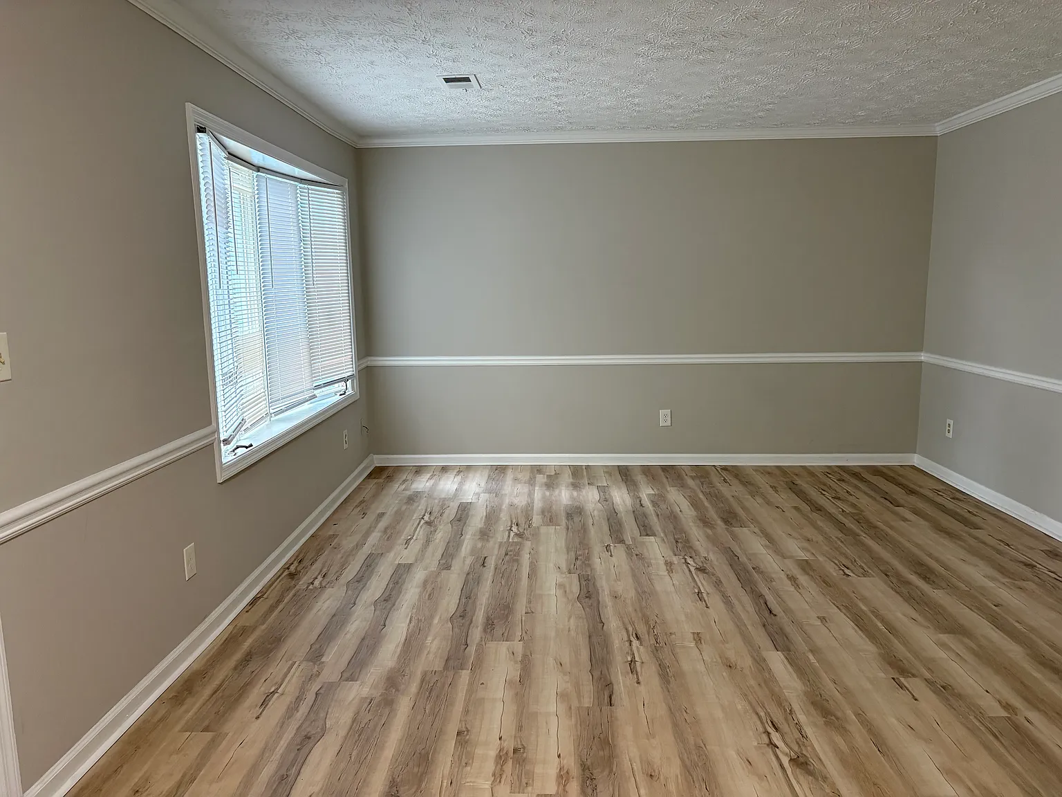 2 bed, 1320 sqft, $1,650 — Photo 2