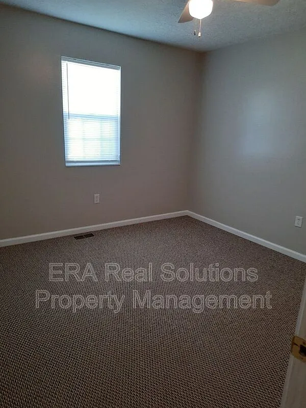 3 bed, 1.5 bath, $1,225 — Photo 4