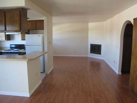 2nd image of 711 Franklin Ln APT 1