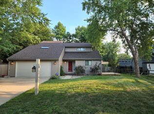 1509 Devonshire Ct, Champaign, IL 61821