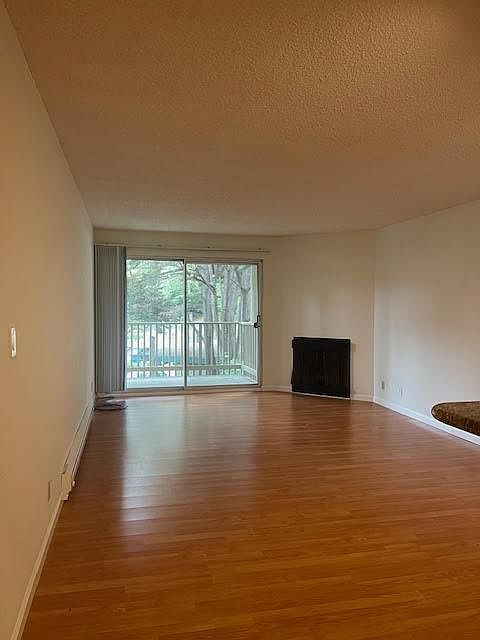 1st image of 377 Mandarin Dr APT 109