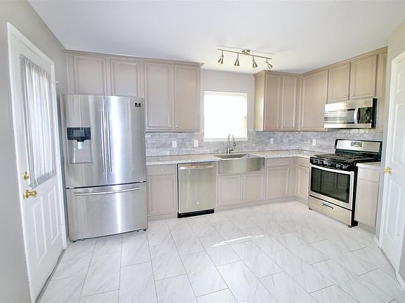 2nd image of 7209 Wimberly Oaks Ln