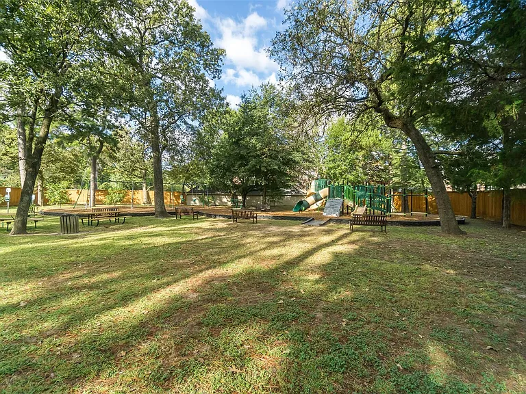 751 Bison Dr — Photo 43