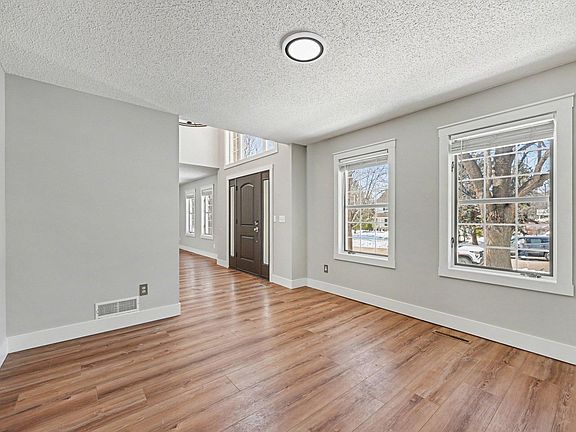 3rd image of 2199 Loyola Dr
