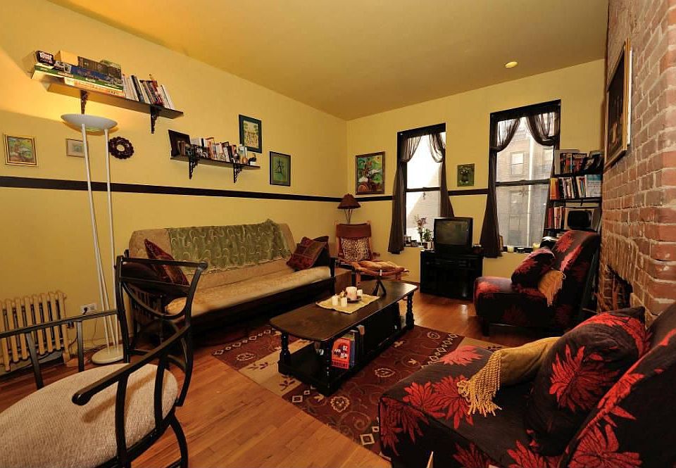 1st image of 336 E 77th St APT 8