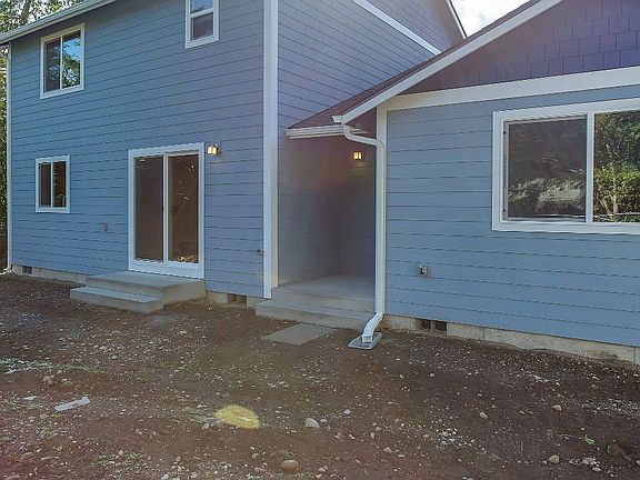 5th image of 22123 Cedarview Dr E
