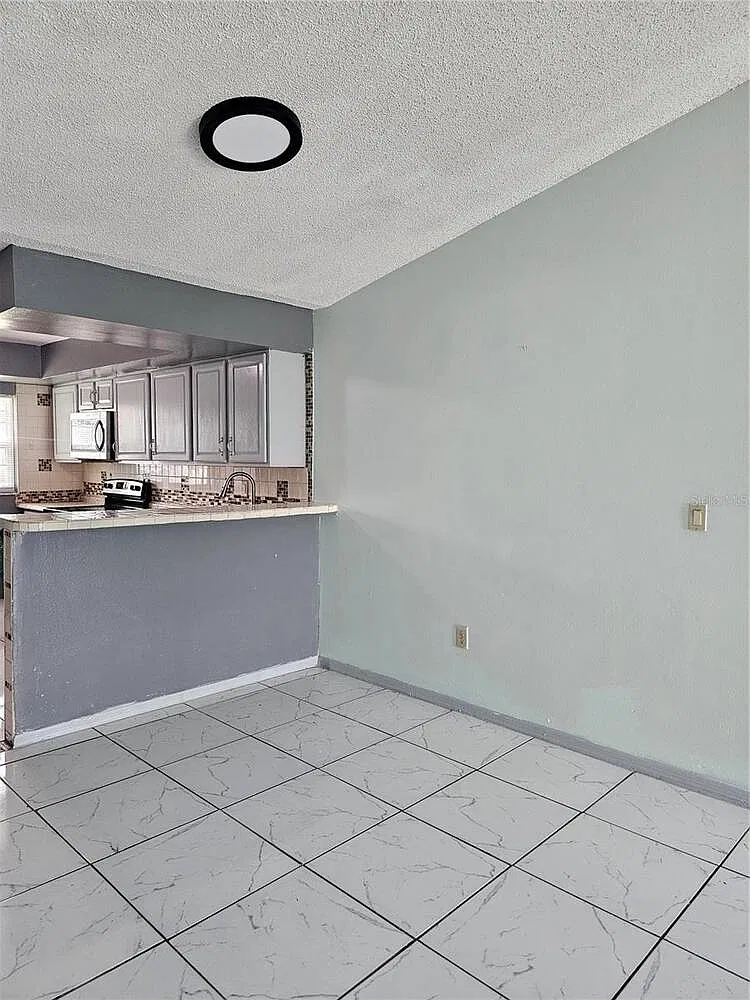 3 bed, 2.0 bath, 1329 sqft, $1,550 — Photo 4
