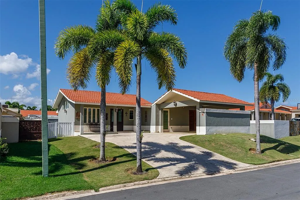 3 bed, 3.5 bath, 3200 sqft, $6,450 — Photo 1