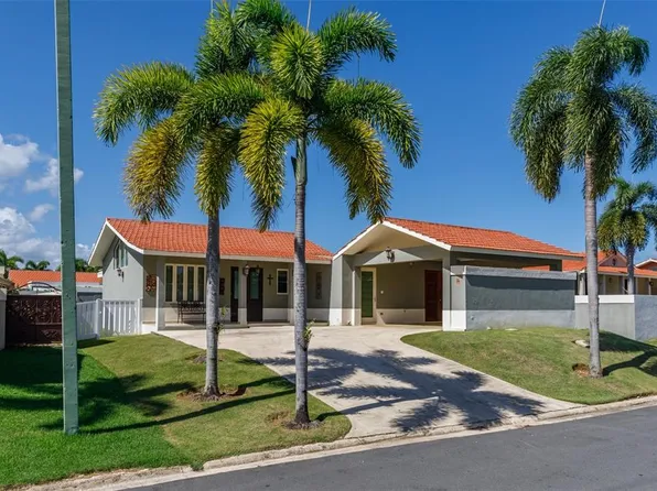 121 Caminos De Los Lcks, Dorado, PR 00646