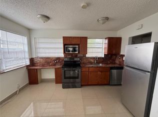 883 NE 40th St N, Fort Lauderdale, FL 33334