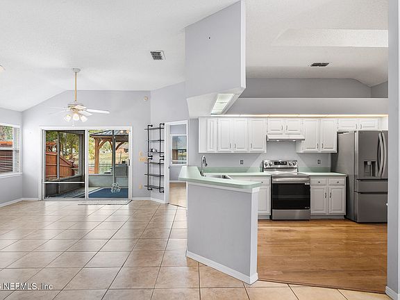 5th image of 8035 MACTAVISH Way E