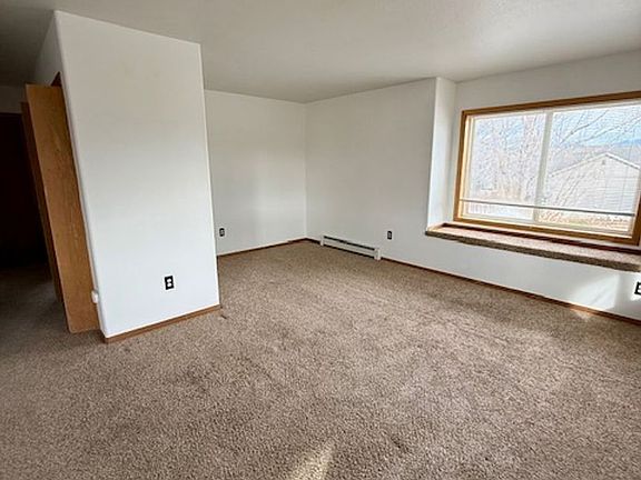 4th image of 201 Quinella St APT 1
