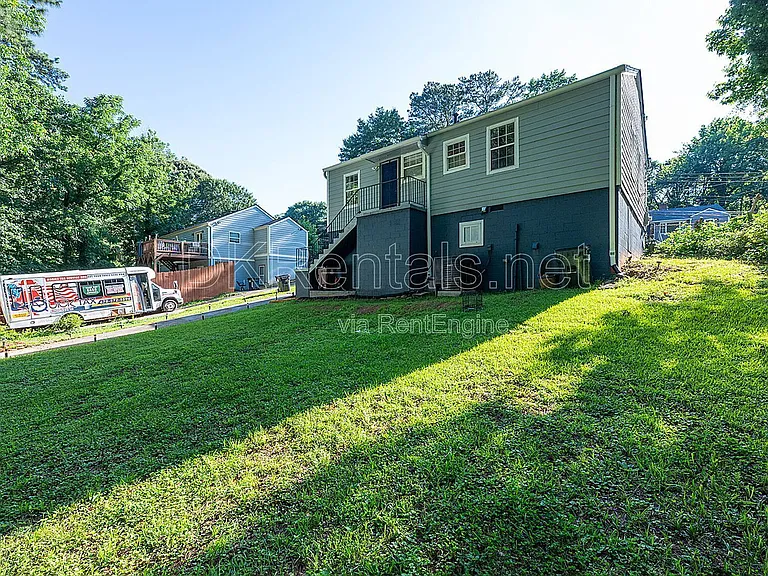 2874 Blount St — Photo 9