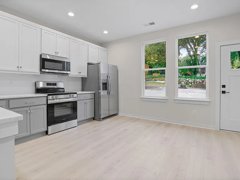 522 Paragon Mills Rd #E — Photo 8
