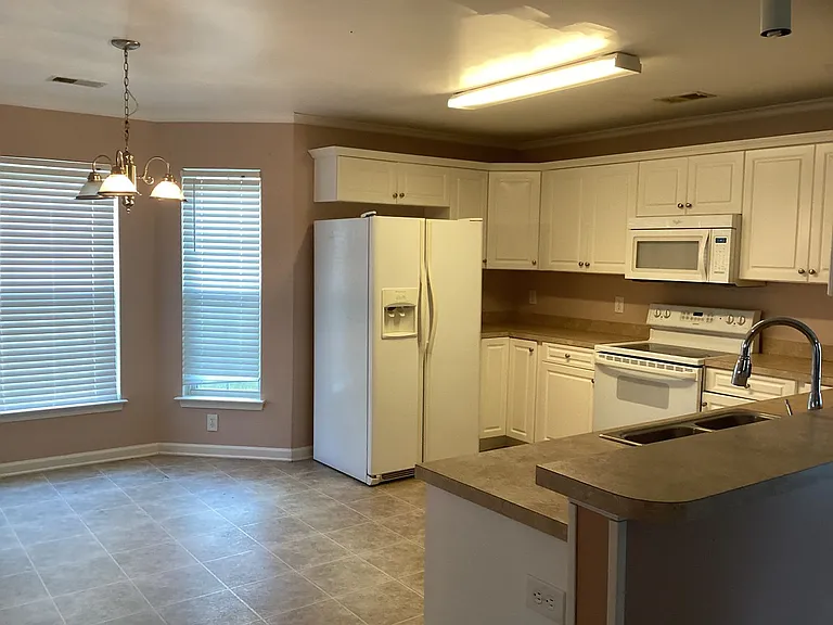 116 Rosecliff Cir — Photo 9