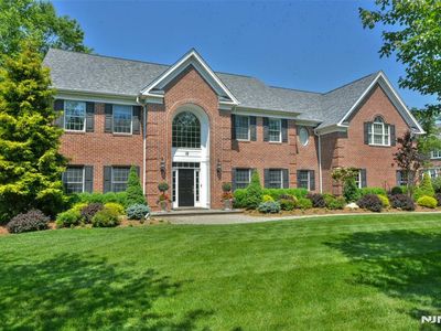 18 Mettowee Farms Ct, Upper Saddle River, NJ, 07458