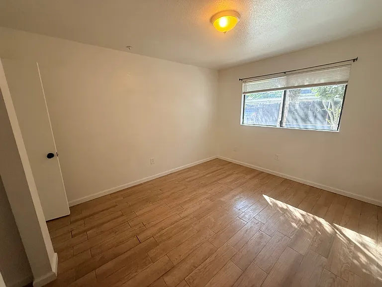 Unit Photo