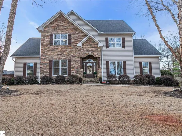 211 Kilburn Ln, Travelers Rest, SC 29690