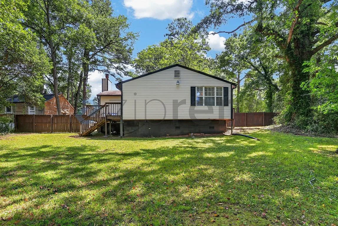 3 bed, 1300 sqft, $2,350 — Photo 4