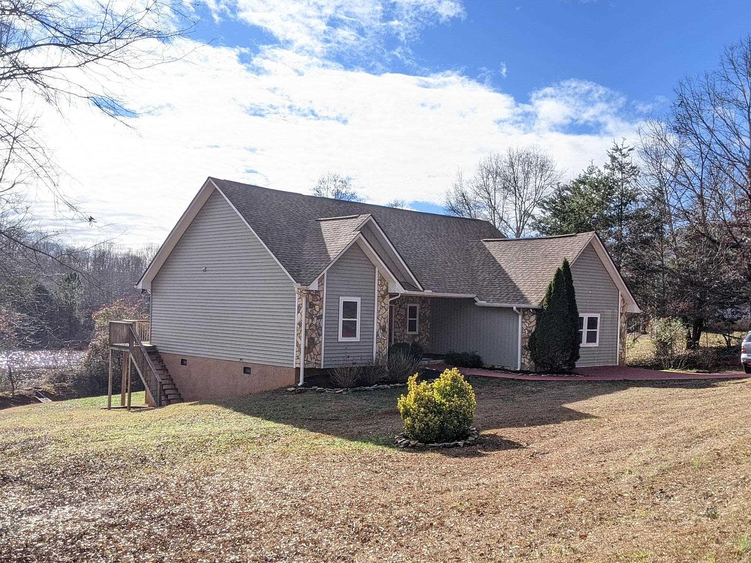 191 Lynn Rd, Taylors, SC 29687 Zillow