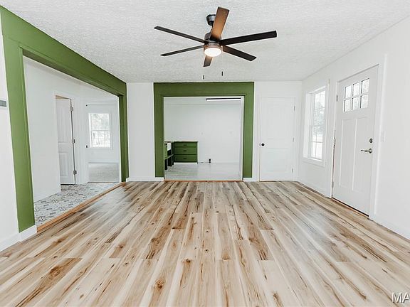 3rd image of 303 S Pine St