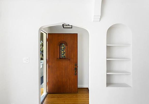 3rd image of 148 S Formosa Ave