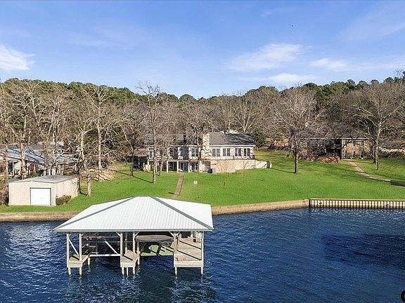 2nd image of 20520 Clearwater Cir