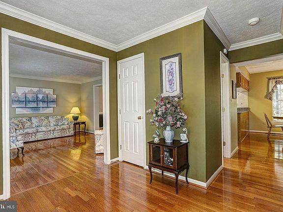 3rd image of 7861 Crossbay Dr