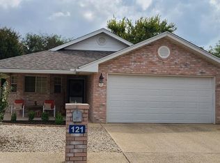 121 Creekside Dr, Kerrville, TX 78028