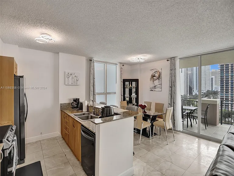 17555 Atlantic Blvd #1101 — Photo 12