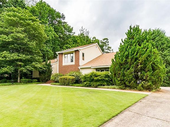 2nd image of 3307 Somerset Ct SE