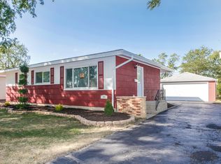 26 Blackhawk Dr, Thornton, IL