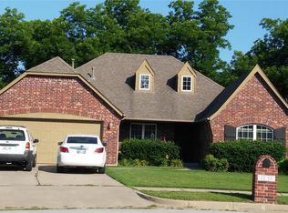 10707 S James Ct, Jenks, OK 74037