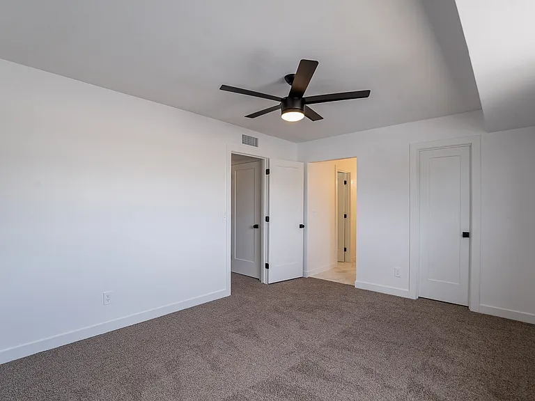 3909 S Mill Ave — Photo 16