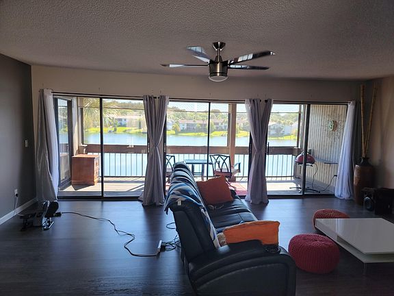 2nd image of 652 Lake Villas Dr