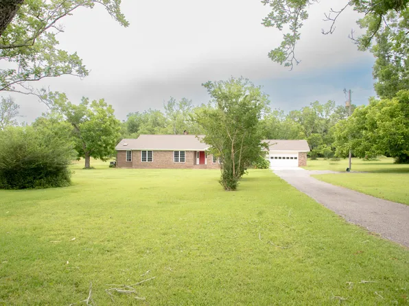 32695 Carrier Dr, Lillian, AL 36549