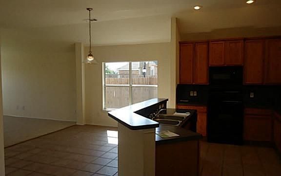 4th image of 1615 Heron Dr