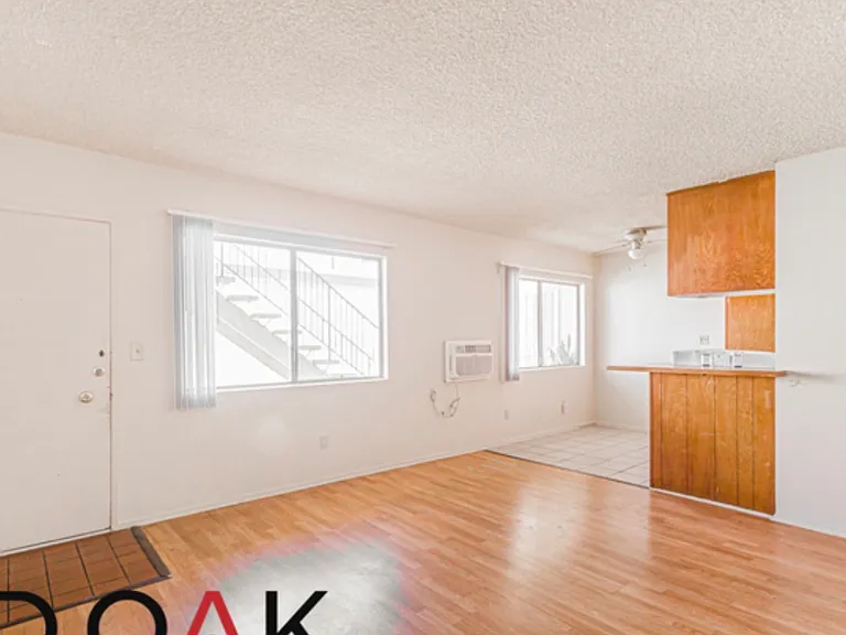 16515 Victory Blvd #2 — Photo 4