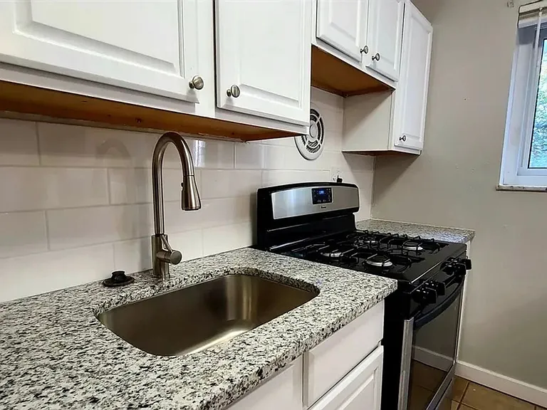 Home Heights Apartments — Photo 21