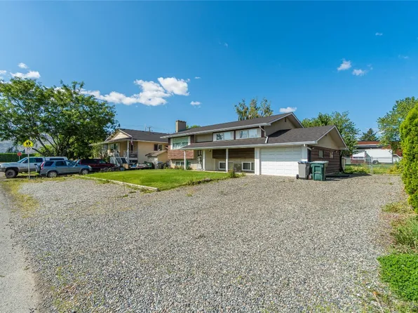 1118 Chateau St, Kamloops, BC V2B 5R4