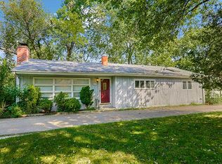 327 Kraus Ln, Wheeling, IL 60090